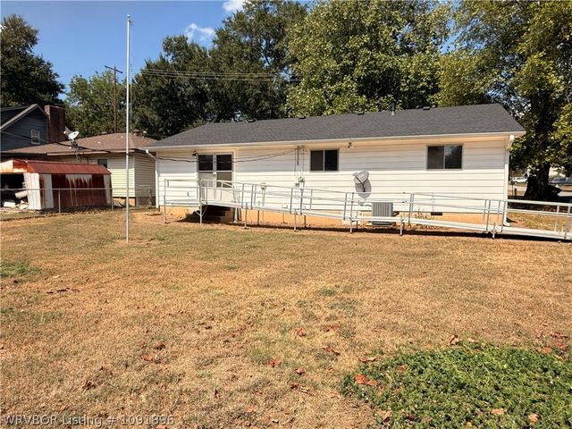1520 Dechard Street, Van Buren, AR 72956