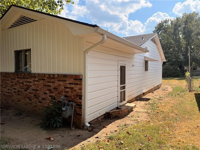 1520 Dechard Street, Van Buren, AR 72956