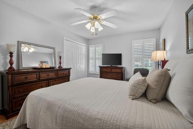 256 Ridge Lake Drive, Manning, SC 29102