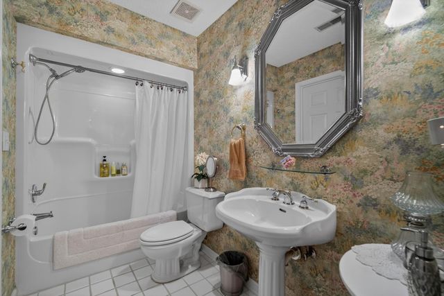 256 Ridge Lake Drive, Manning, SC 29102