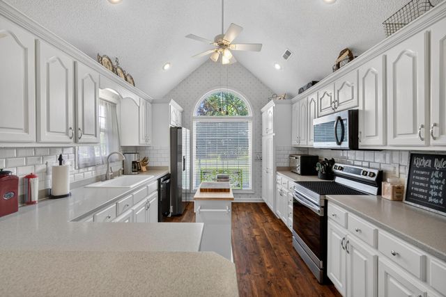 256 Ridge Lake Drive, Manning, SC 29102