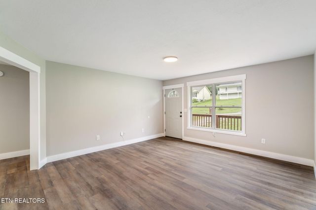 200 Sandy Hill Rd, Lafollette, TN 37766