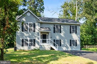 484 LAKE DR, Lusby, MD 20657