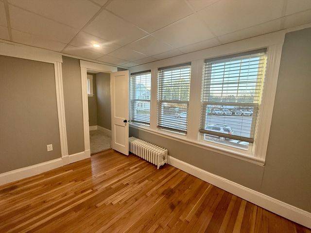 198 E Central St 2R, Franklin, MA 02038