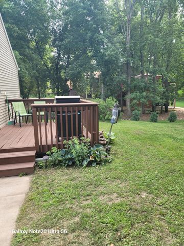 4255 S Robert Trail, Eagan, MN 55123