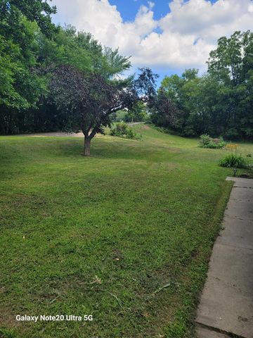 4255 S Robert Trail, Eagan, MN 55123