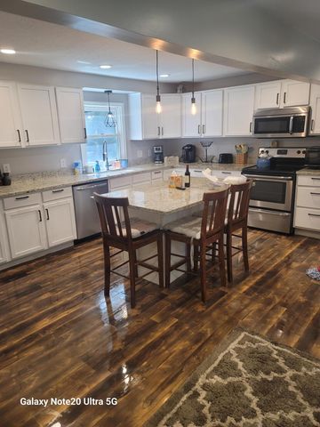 4255 S Robert Trail, Eagan, MN 55123