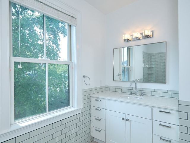 181 Putnam Ave 181, Cambridge, MA 02139
