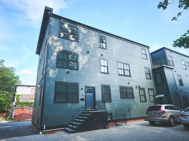 181 Putnam Ave 181, Cambridge, MA 02139