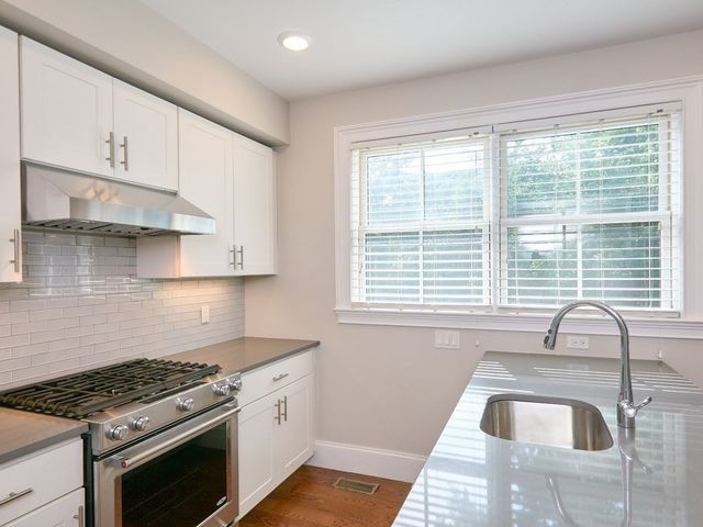181 Putnam Ave 181, Cambridge, MA 02139