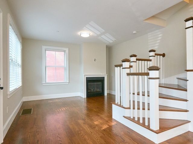 181 Putnam Ave 181, Cambridge, MA 02139