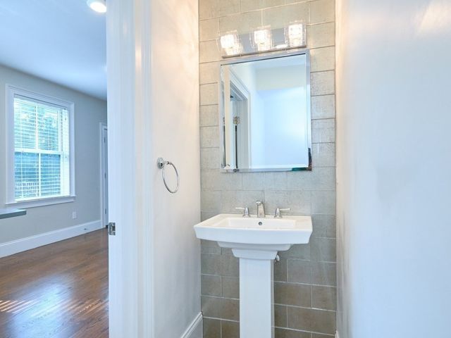 181 Putnam Ave 181, Cambridge, MA 02139