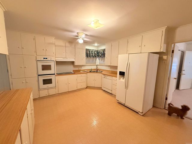 16 Fairview Drive, Mcgehee, AR 71654