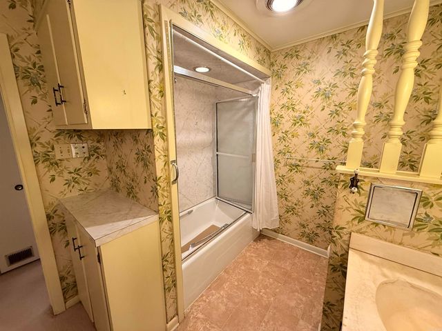 16 Fairview Drive, Mcgehee, AR 71654