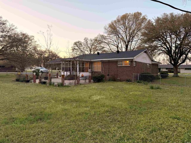 16 Fairview Drive, Mcgehee, AR 71654