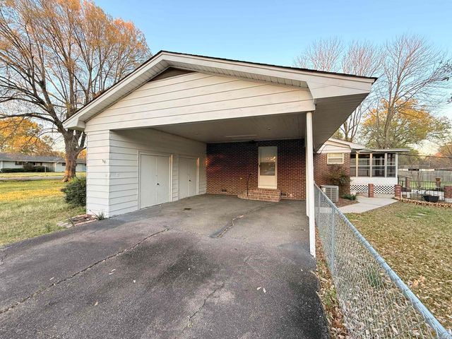 16 Fairview Drive, Mcgehee, AR 71654