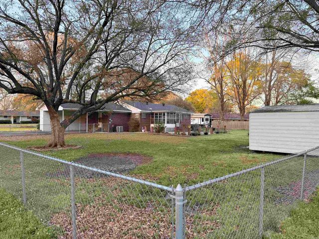 16 Fairview Drive, Mcgehee, AR 71654