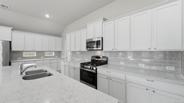 863 MAROON ST, New Braunfels, TX 78130