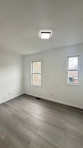 2942 W Pershing Road, Chicago, IL 60632