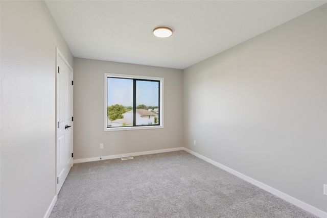 7000 Lake Hill Drive 74, Des Moines, IA 50320