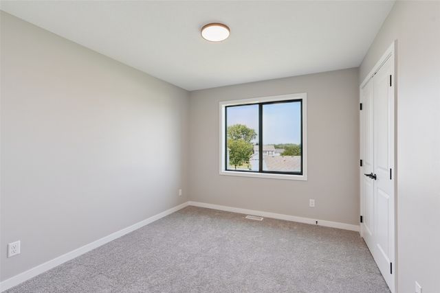 7000 Lake Hill Drive 74, Des Moines, IA 50320