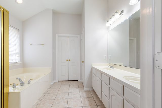 1400 Lyra Lane, Arlington, TX 76013