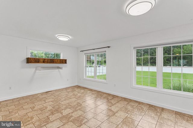 8846 LENNOX DR, Delmar, MD 21875