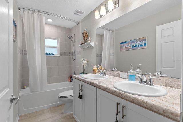 1944 HARVEST LANDING CIRCLE, Lakeland, FL 33810