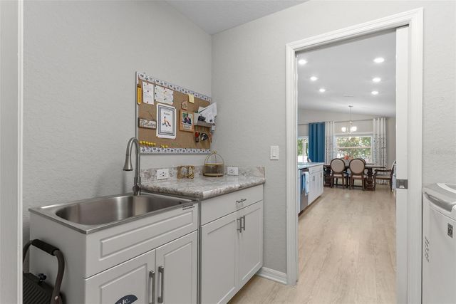 1944 HARVEST LANDING CIRCLE, Lakeland, FL 33810