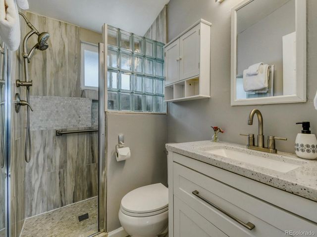 7888 Applewood Ln, Denver, CO 80221