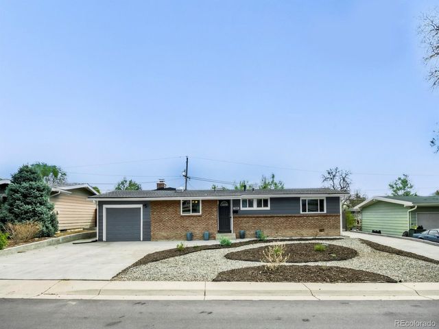 7888 Applewood Ln, Denver, CO 80221