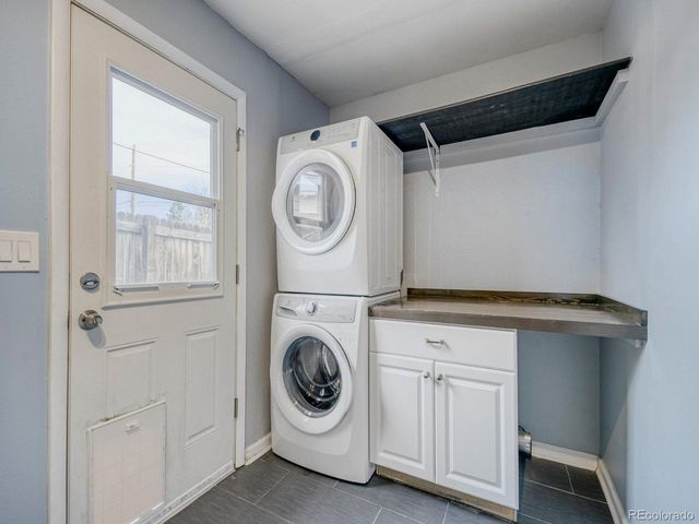 7888 Applewood Ln, Denver, CO 80221