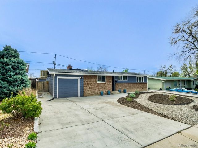 7888 Applewood Ln, Denver, CO 80221