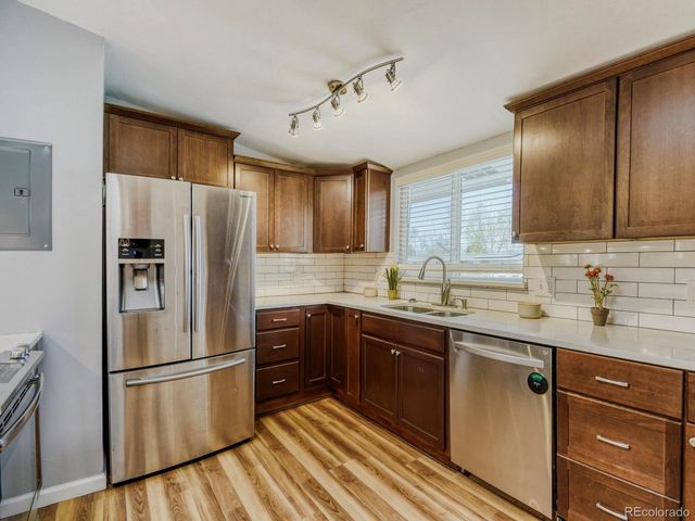 7888 Applewood Ln, Denver, CO 80221