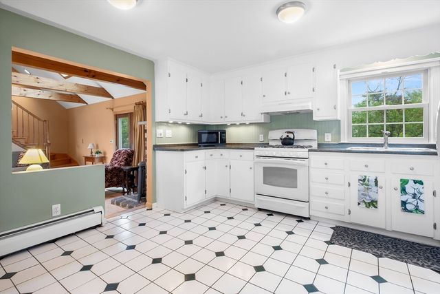 22 Turkey Hill Road, Newburyport, MA 01950