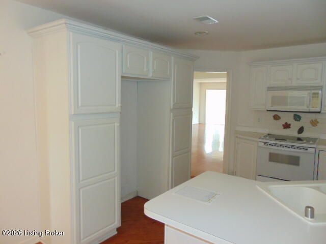 12130 Belmont Park Cir, Louisville, KY 40243