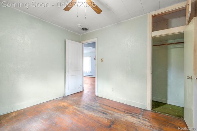 29229 Beverly Road, Romulus, MI 48174