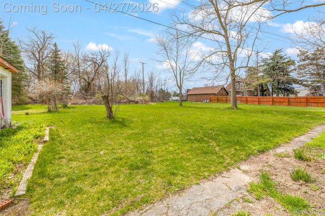 29229 Beverly Road, Romulus, MI 48174