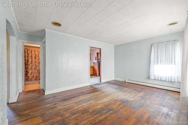 29229 Beverly Road, Romulus, MI 48174