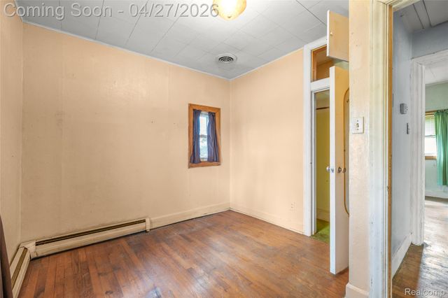 29229 Beverly Road, Romulus, MI 48174