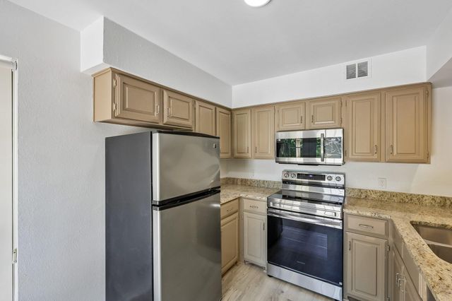 5200 Martel Avenue 7D, Dallas, TX 75206