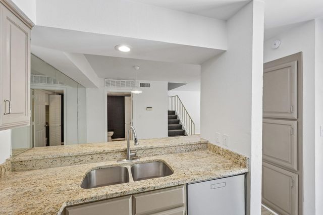 5200 Martel Avenue 7D, Dallas, TX 75206
