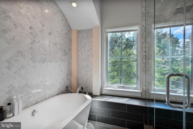 4964 ESKRIDGE TER NW, Washington, DC 20016