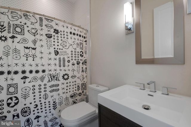 4964 ESKRIDGE TER NW, Washington, DC 20016