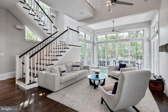 4964 ESKRIDGE TER NW, Washington, DC 20016