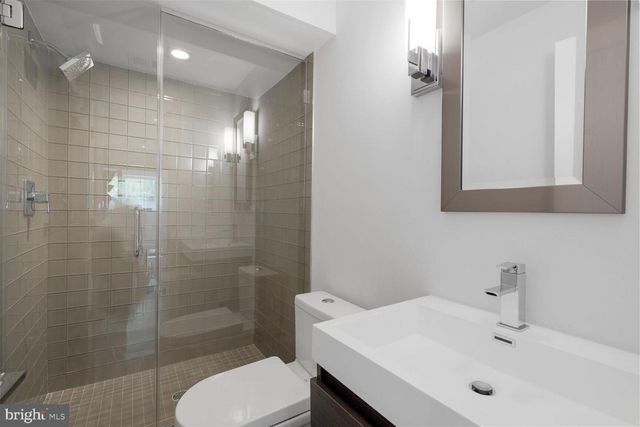 4964 ESKRIDGE TER NW, Washington, DC 20016