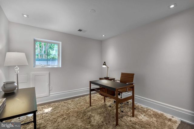 4964 ESKRIDGE TER NW, Washington, DC 20016