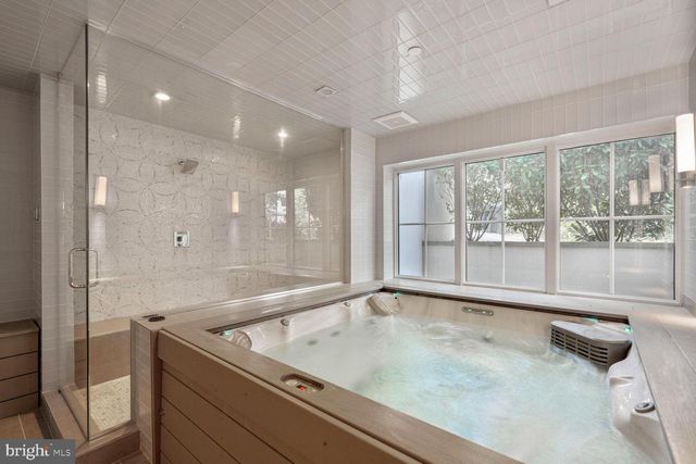 4964 ESKRIDGE TER NW, Washington, DC 20016