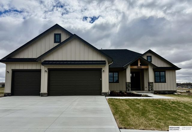 11035 S 220th Street, Gretna, NE 68028