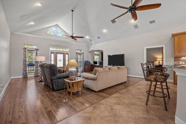 3998 County Road 612, Angleton, TX 77515